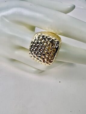 FAC Fifth Avenue Collection Gold Tone Textured Statement Ring Size 7